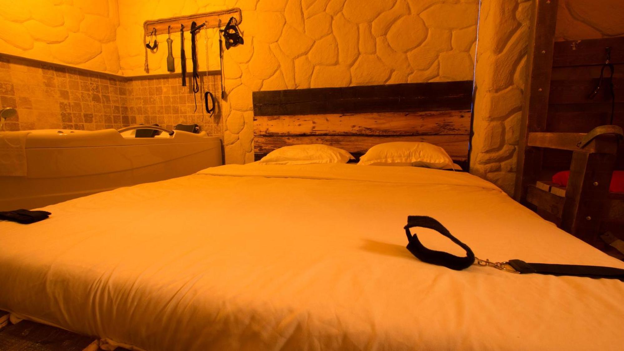 Hotel love Red Room