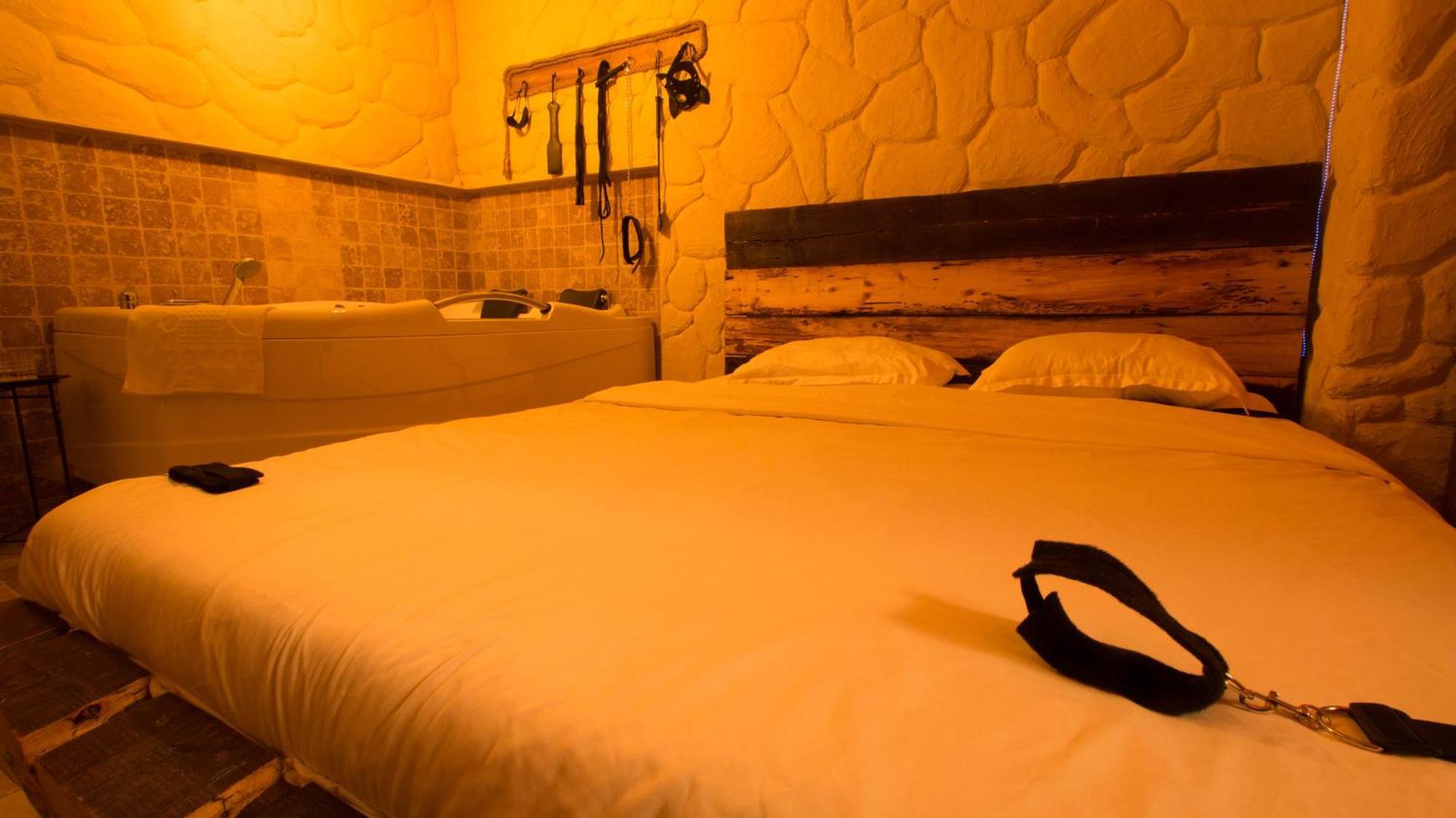 Red Room Hotel love Bucureşti