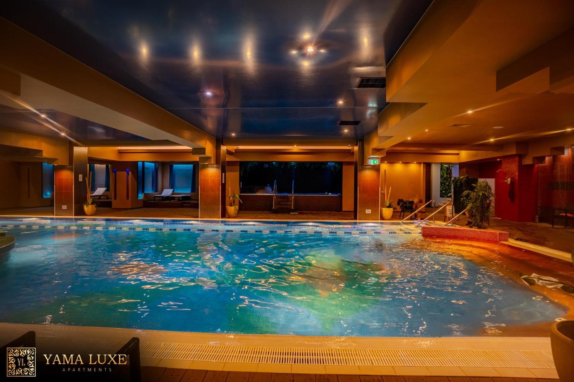 Red Room Hotel love Bucureşti